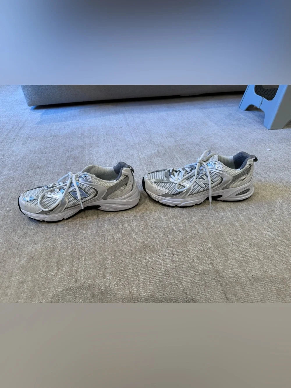 New Balance 530 Sneakers - White/Grey - Size 7 (Fits women’s 8.5/9)